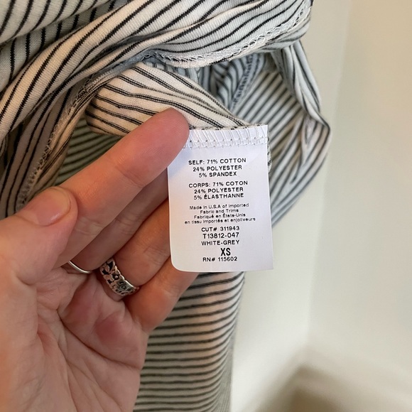 ✨NWT Lush | B&W Striped Crop Top | Size XS - Picture 11 of 13